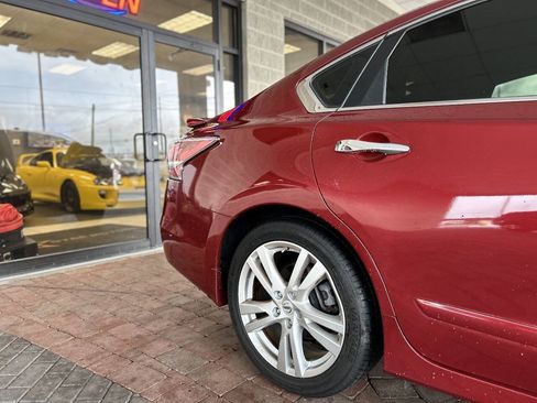 Used 2015 Nissan Altima 3.5 SL FWD image 22