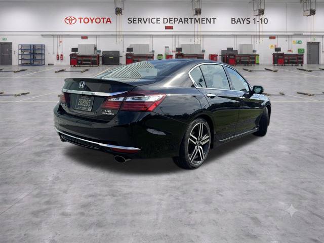 Used 2016 Honda Accord Touring image 5