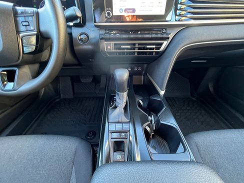 Used 2025 Toyota Camry LE image 24