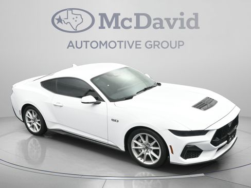 Used 2025 Ford Mustang GT Premium RWD image 32