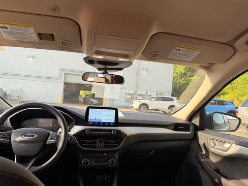 Used 2020 Ford Escape SE FWD image 8