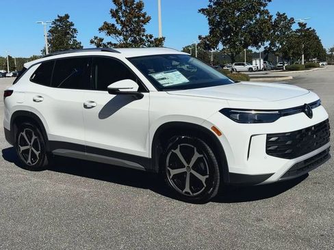 New 2026 Volkswagen Tiguan SE image 2