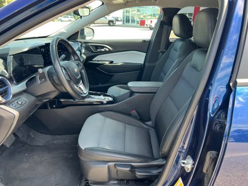 Certified 2024 Chevrolet Trax LT w/ Driver Confidence Package FWD image 4