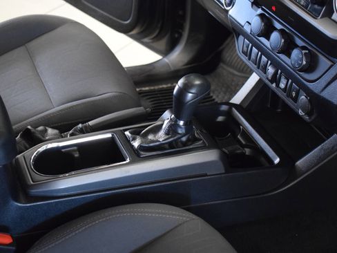 Used 2019 Toyota Tacoma TRD Sport w/ Technology Package image 46