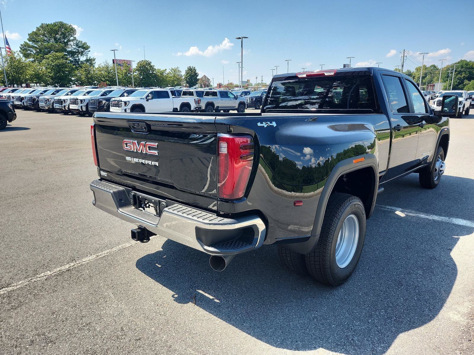New 2026 GMC Sierra 3500 Pro AWD/4WD image 3
