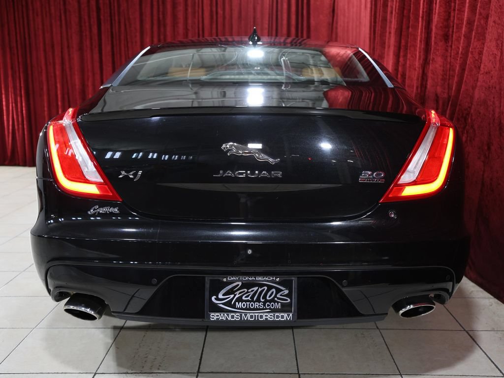 Used 2017 Jaguar XJ R-Sport AWD/4WD image 10