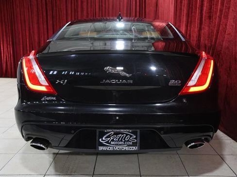 Used 2017 Jaguar XJ R-Sport AWD/4WD image 10