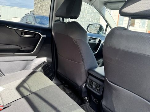 Used 2021 Toyota RAV4 XLE image 7