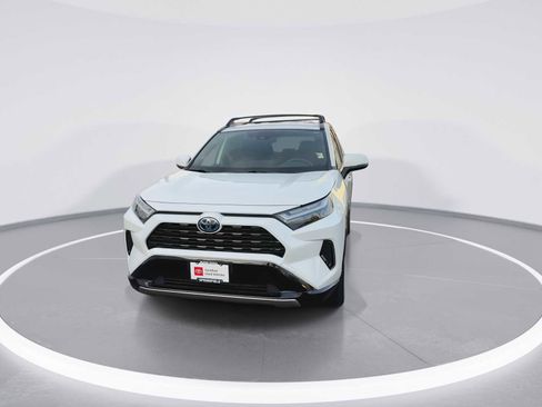 Certified 2022 Toyota RAV4 SE image 3