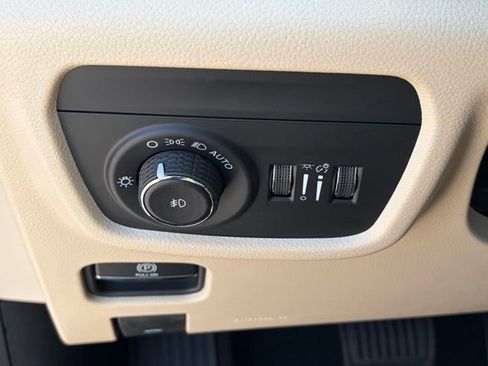 New 2026 Jeep Grand Cherokee L Limited AWD/4WD image 26