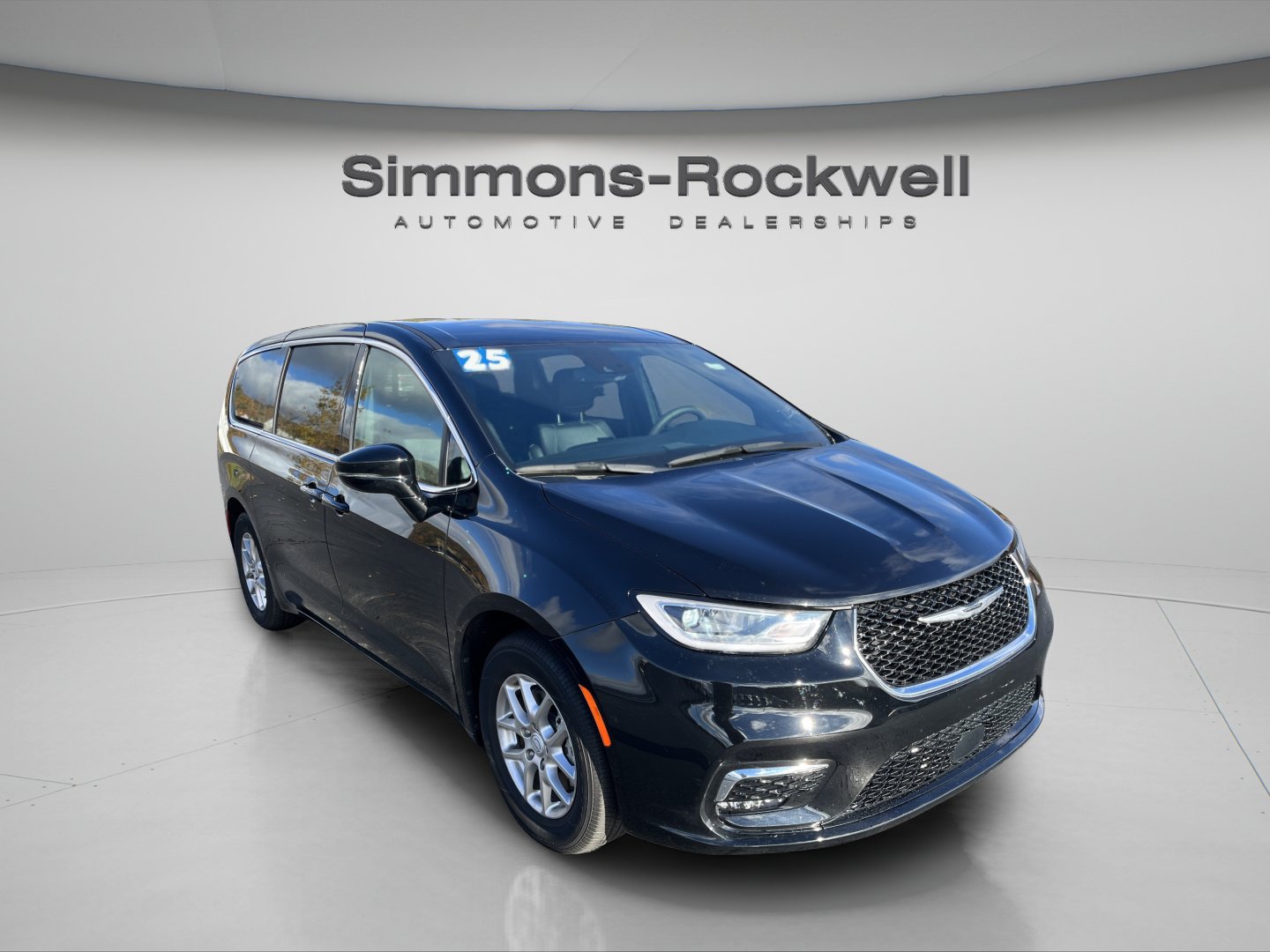 Used 2025 Chrysler Pacifica Select FWD image 7