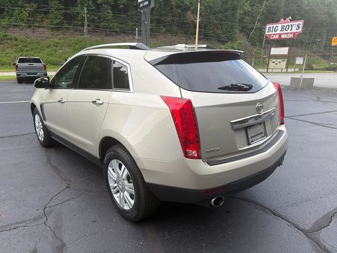 Used 2016 Cadillac SRX Luxury FWD image 2