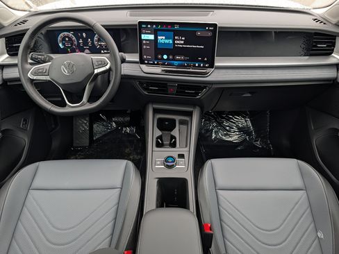 New 2026 Volkswagen Tiguan SE AWD/4WD image 3