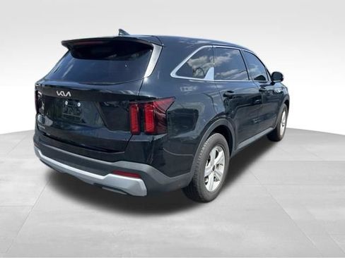 Certified 2024 Kia Sorento LX FWD image 8