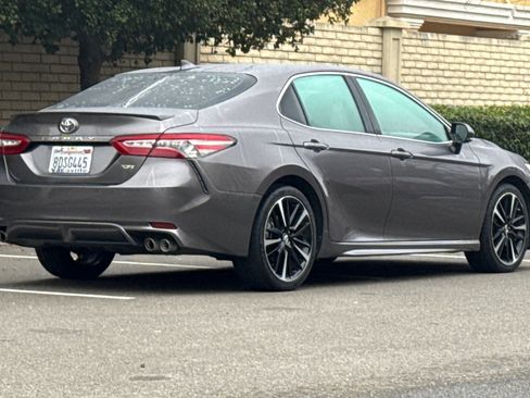 Used 2018 Toyota Camry XSE image 5