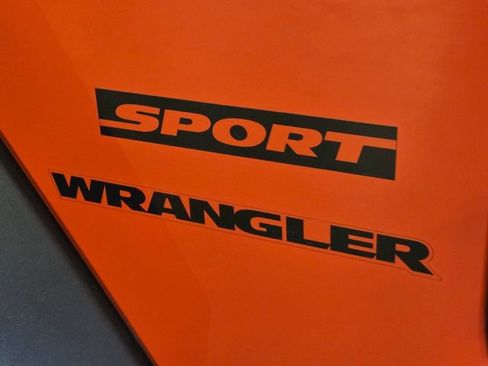 Used 2015 Jeep Wrangler Sport w/ Connectivity Group AWD/4WD image 12