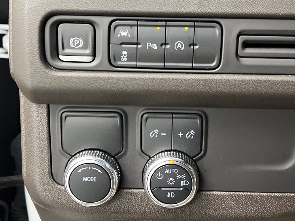 Used 2024 GMC Yukon SLT RWD image 54