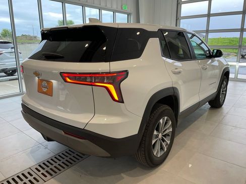 Used 2025 Chevrolet Equinox LT AWD/4WD image 6