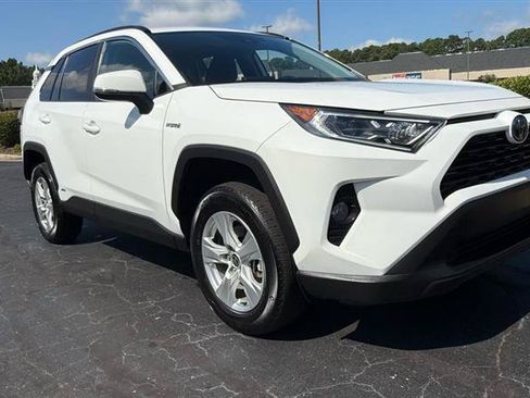 Used 2021 Toyota RAV4 XLE AWD/4WD image 8