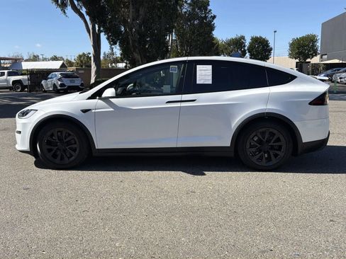 Used 2024 Tesla Model X image 3