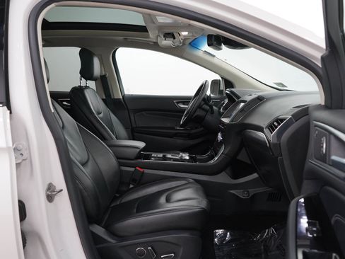 Used 2019 Ford Edge Titanium w/ Cold Weather Package AWD/4WD image 11
