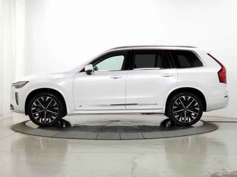 Certified 2025 Volvo XC90 B6 Plus image 6