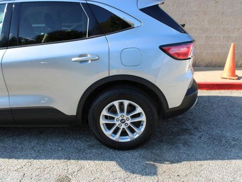 Used 2021 Ford Escape SE w/ Cold Weather Package image 11