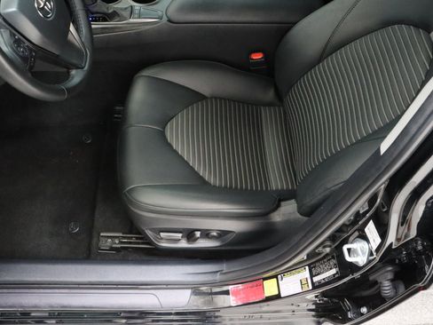 Used 2023 Toyota Camry SE FWD image 15