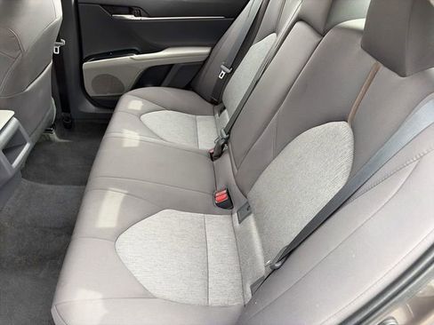 Used 2019 Toyota Camry LE image 19