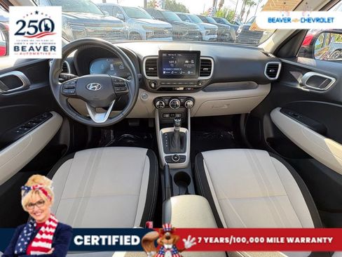 Used 2025 Hyundai Venue SEL FWD image 21