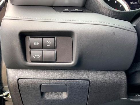 Certified 2024 Toyota Highlander LE image 33