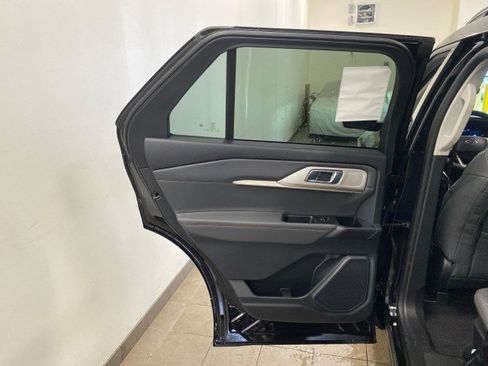 New 2026 Ford Explorer Active w/ Active Comfort Package image 9