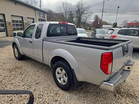 Used 2011 Nissan Frontier SV w/ SV Premium Utility Pkg image 5