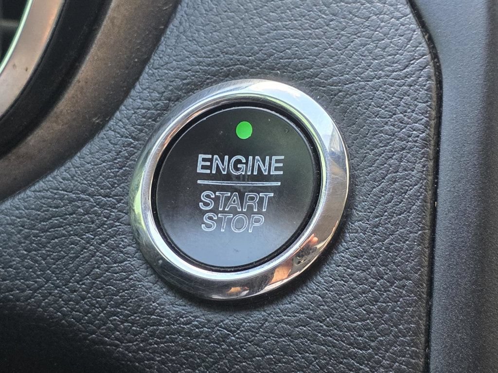 Used 2020 Ford Fusion SE w/ Equipment Group 151A FWD image 21