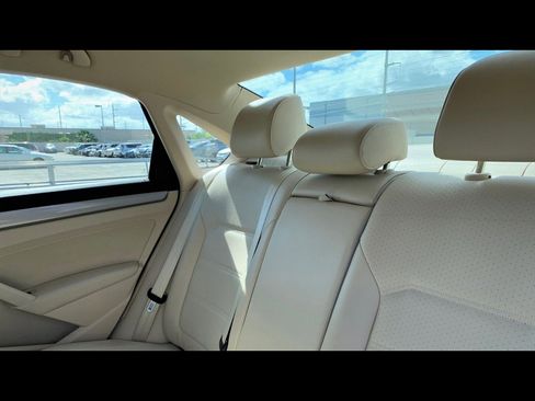 Used 2015 Volkswagen Passat 1.8T Wolfsburg Edition image 11