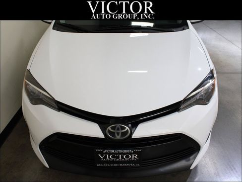 Used 2017 Toyota Corolla LE FWD image 3