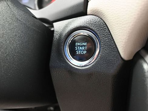 Used 2020 Toyota RAV4 XLE Premium FWD image 17