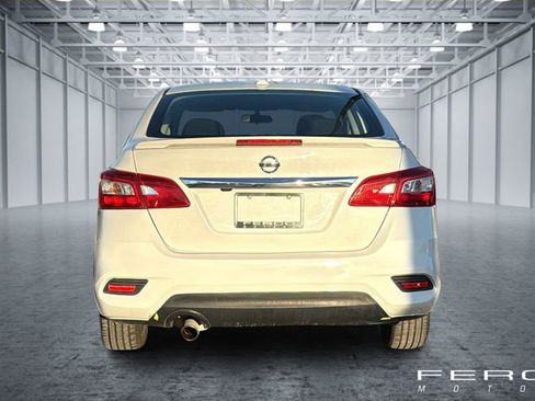 Used 2018 Nissan Sentra SR image 4