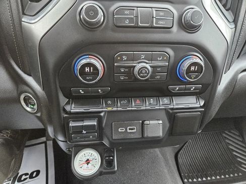 Used 2021 Chevrolet Silverado 1500 RST w/ Z71 Off-Road Package image 17