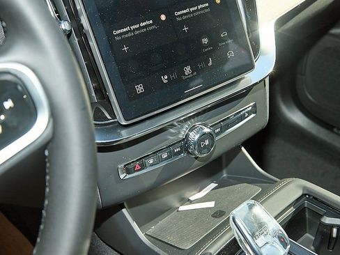 New 2026 Volvo XC90 B5 Plus w/ Protection Package image 16