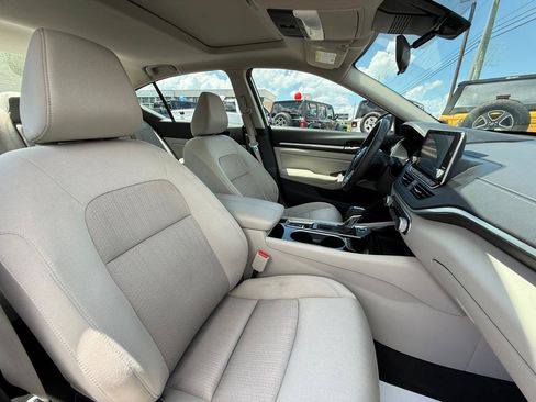 Used 2022 Nissan Altima 2.5 SV w/ SV Premium Package FWD image 26
