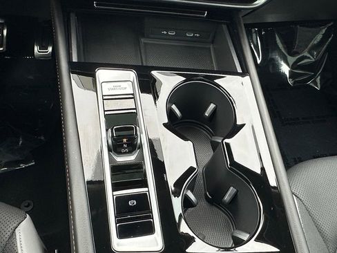 Used 2024 Volkswagen Atlas Peak Edition SEL image 18