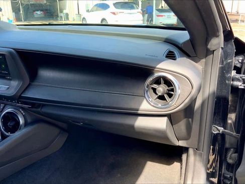 Used 2019 Chevrolet Camaro LT image 17