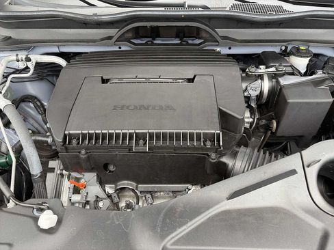 Used 2025 Honda Pilot Sport image 17