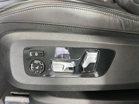 Used 2022 BMW X6 xDrive40i w/ M Sport Package AWD/4WD image 9