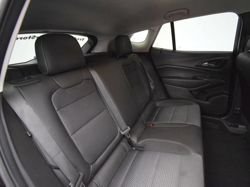 Used 2025 Chevrolet Trax LT w/ LT Convenience Package FWD image 20