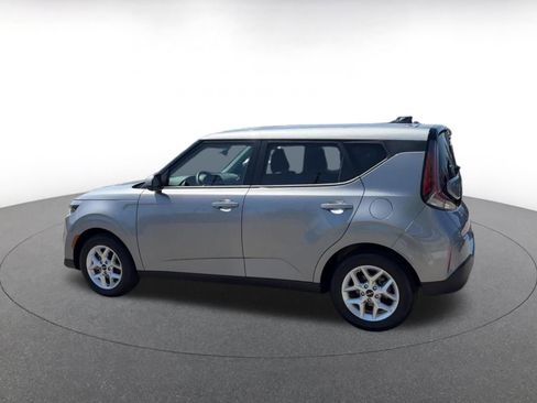 Used 2025 Kia Soul LX w/ LX Technology Package image 10