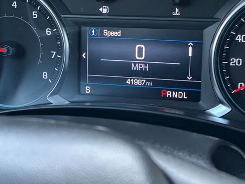 Used 2024 Chevrolet Equinox LT image 3