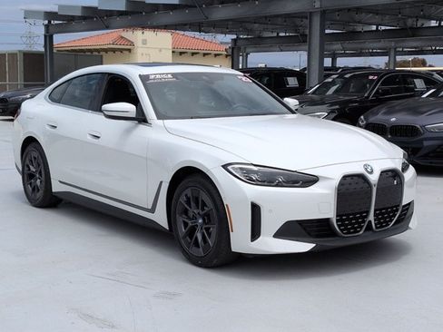 Used 2023 BMW i4 eDrive35 w/ Premium Package RWD image 3