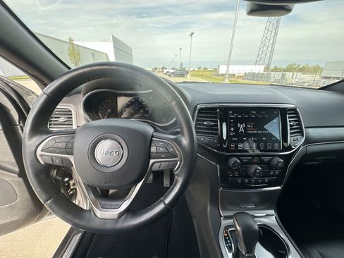 Used 2021 Jeep Grand Cherokee Limited AWD/4WD image 11